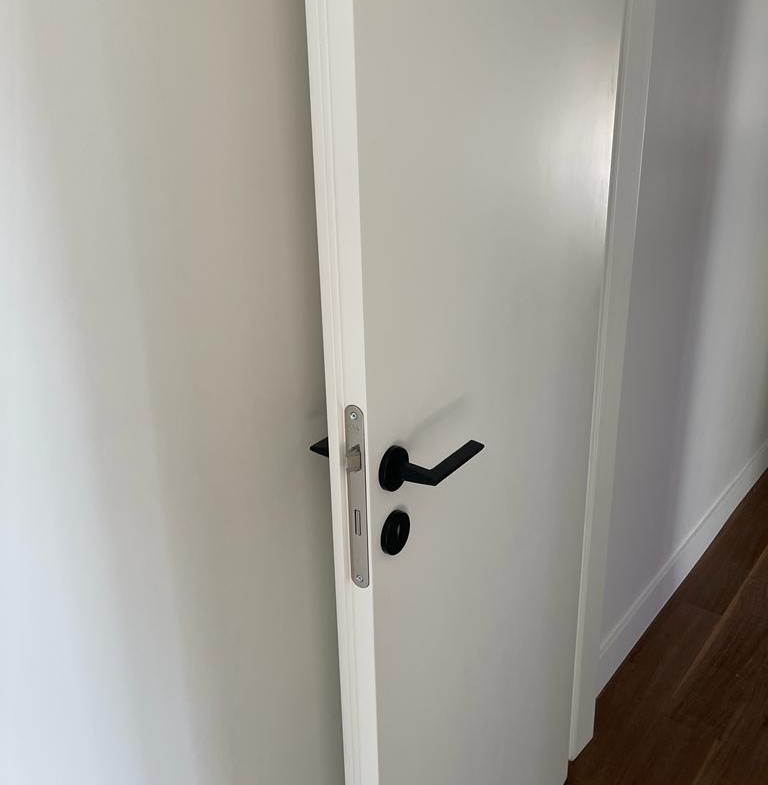 768