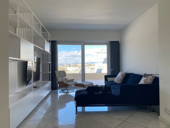 Apartment in Kallimarmaro, Greece